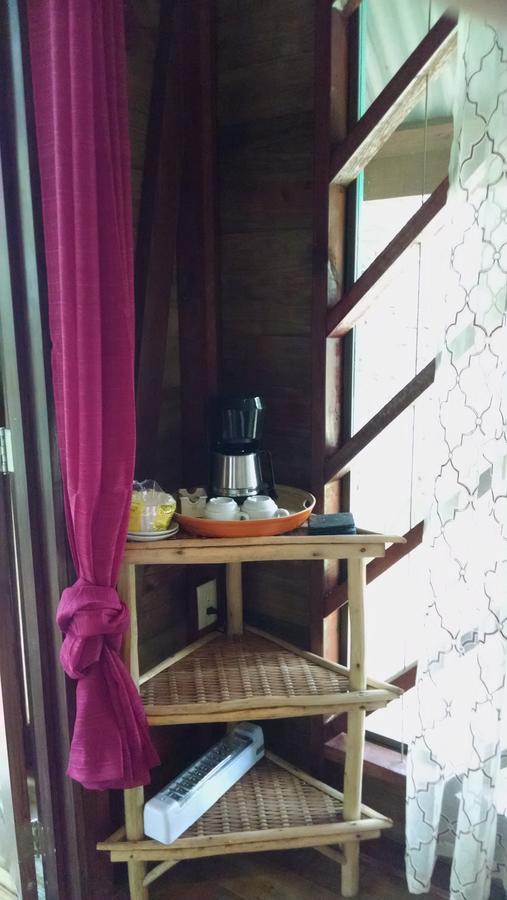 Surf Break At Paunch Bed & Breakfast Bocas del Toro Exterior photo