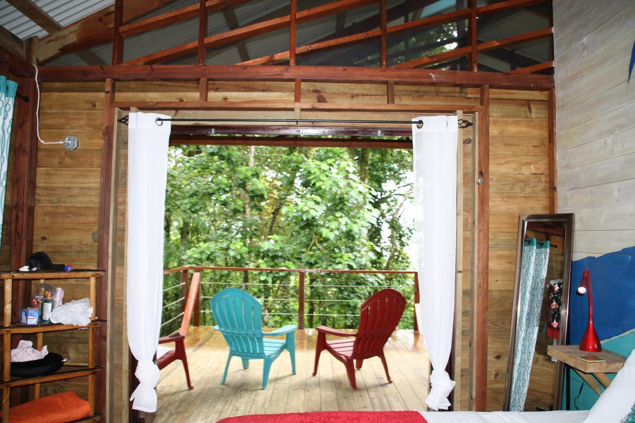Surf Break At Paunch Bed & Breakfast Bocas del Toro Exterior photo