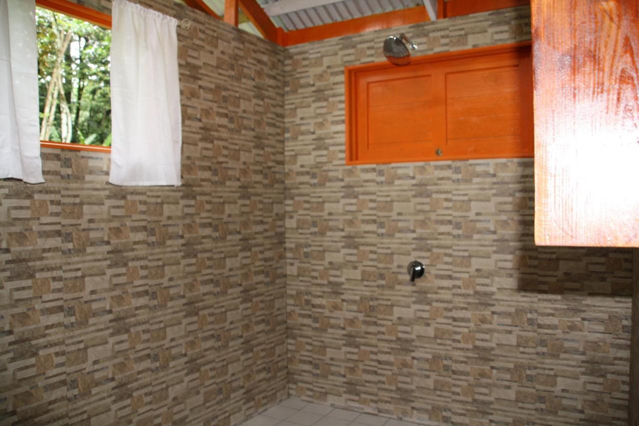 Surf Break At Paunch Bed & Breakfast Bocas del Toro Exterior photo