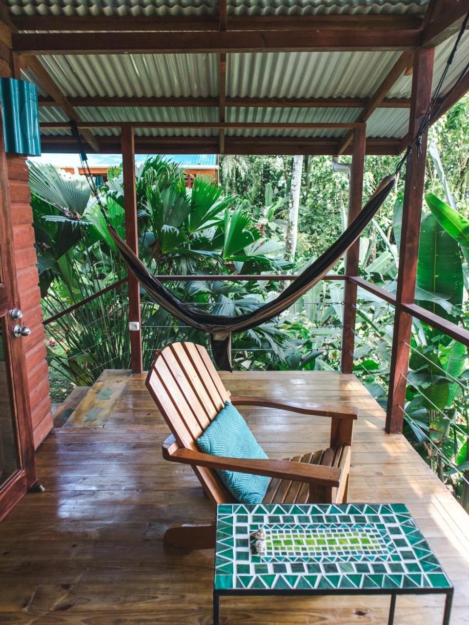 Surf Break At Paunch Bed & Breakfast Bocas del Toro Exterior photo